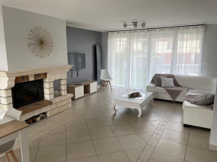 Maison D'Hotes Baslieux-sous-Chatillon 外观 照片